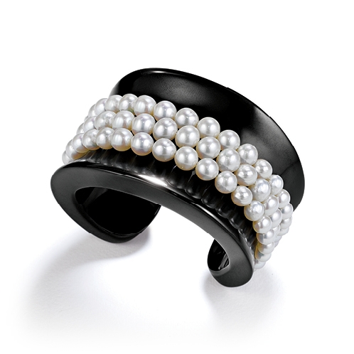 Belperron-Jewelry-Saddle-Black-Jade-Pearl-Cuff