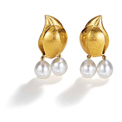 Belperron-Leaf-Drop-Earclips-Virgin-Gold-Pearl